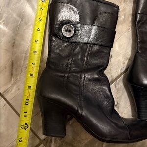 Elegant Born Crown brand Black Leather Women's Boots sz10
